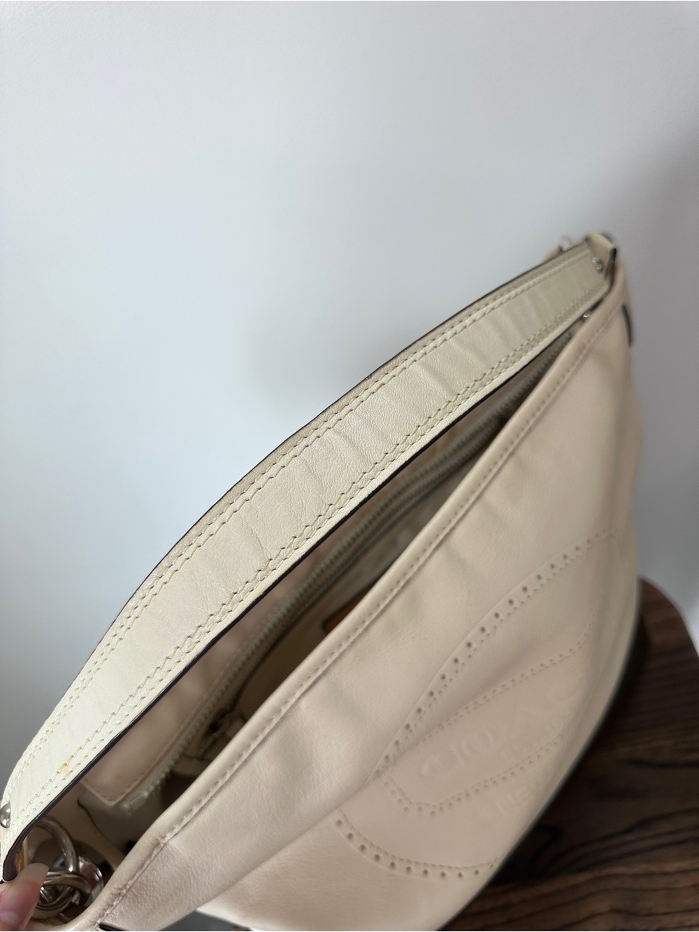 Coach Two-Tone Cream and Dark Brown Leather Shoulder Bag with Tan Strap - Picture 7 of 16